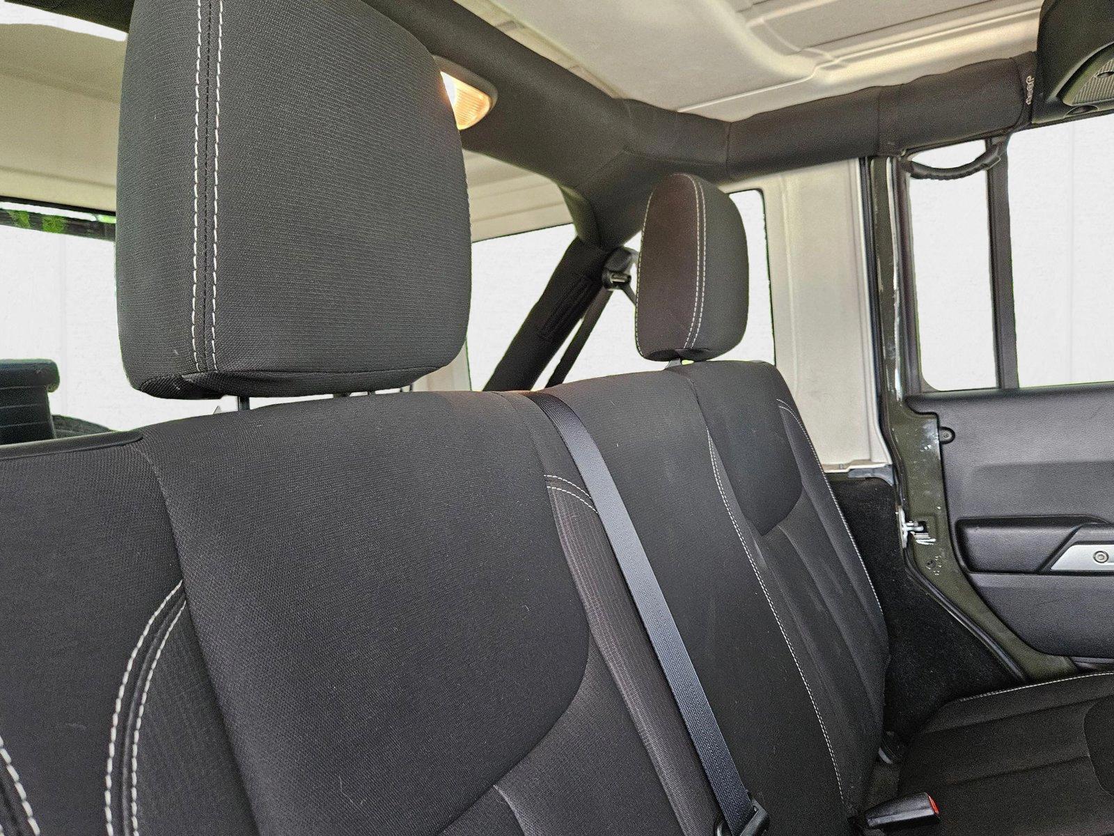 2016 Jeep Wrangler Sahara photo 18