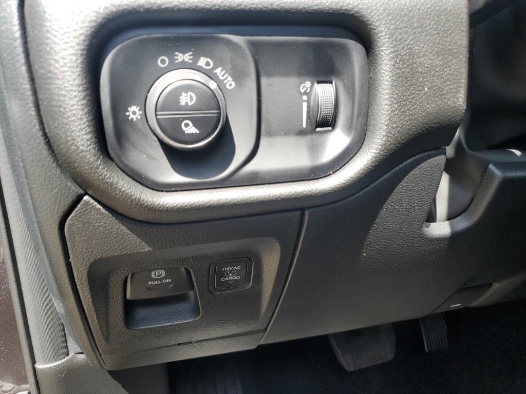 2025 Ram 1500 Tradesman photo 16