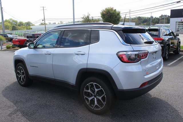 2025 Jeep Compass Limited photo 19