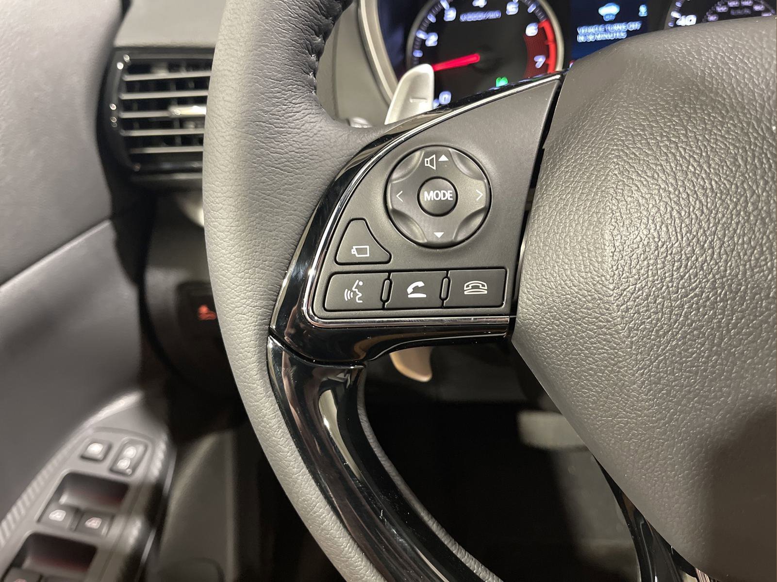 2025 Mitsubishi Eclipse Cross SEL photo 12