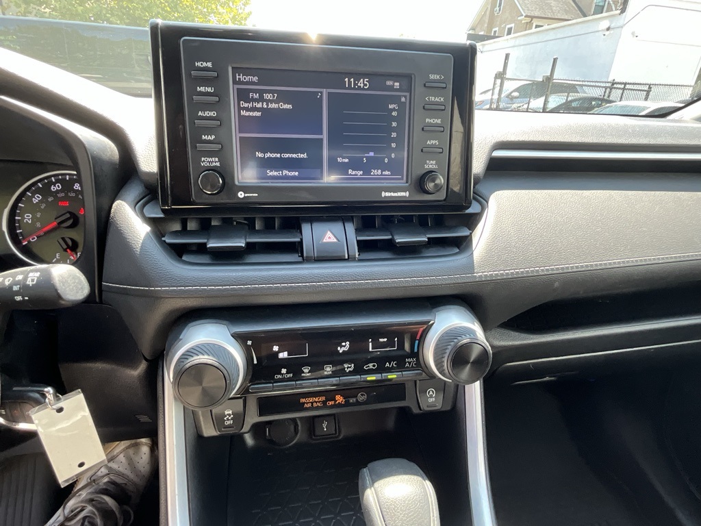 2022 Toyota RAV4 LE photo 14