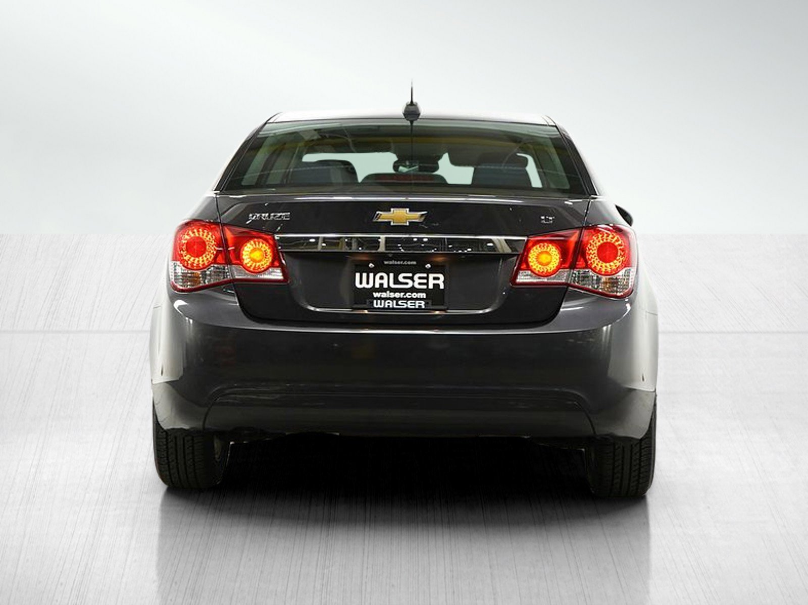 2016 Chevrolet Cruze LT photo 2