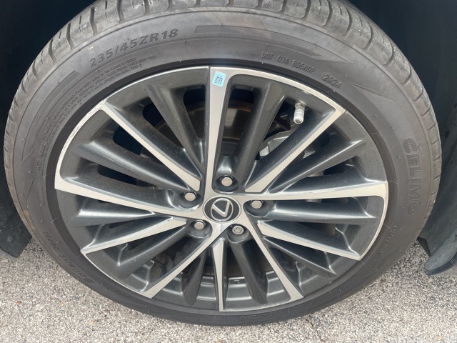 2023 Lexus ES 300h photo 4