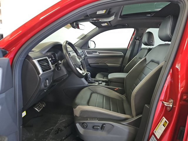 2022 Volkswagen Atlas Cross Sport V6 SEL Premium R-Line photo 3