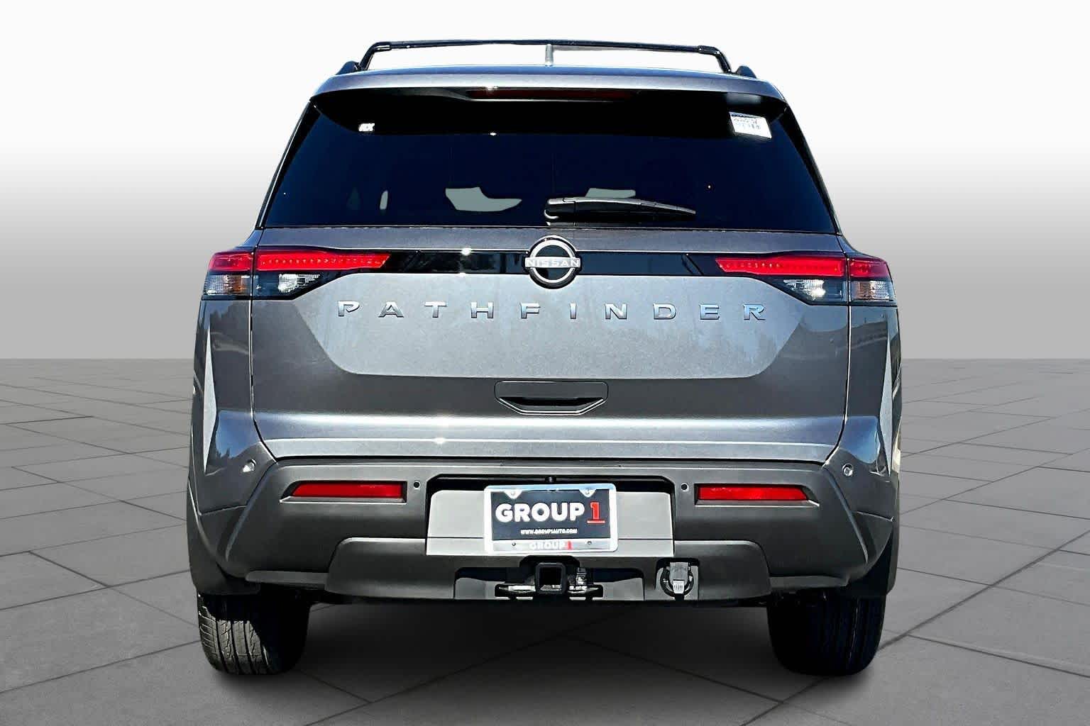 2025 Nissan Pathfinder SV photo 4