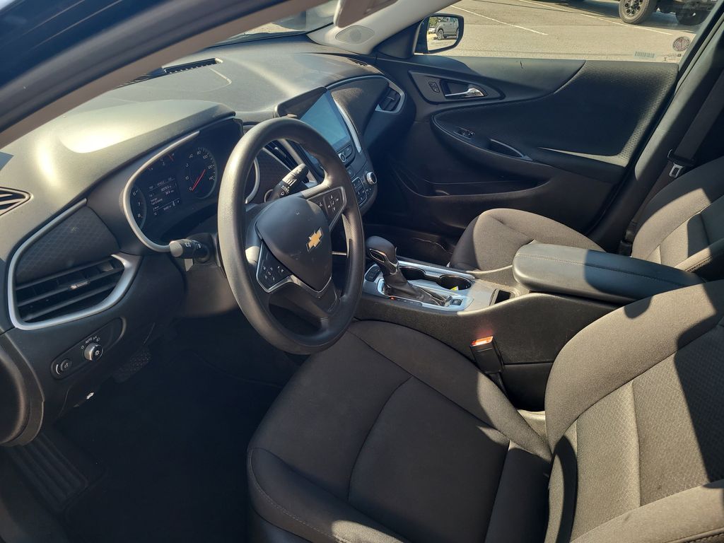 2024 Chevrolet Malibu 1LT photo 9
