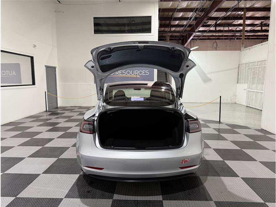 2018 Tesla Model 3 Long Range photo 19
