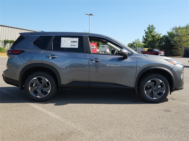 2026 Nissan Rogue SV photo 2