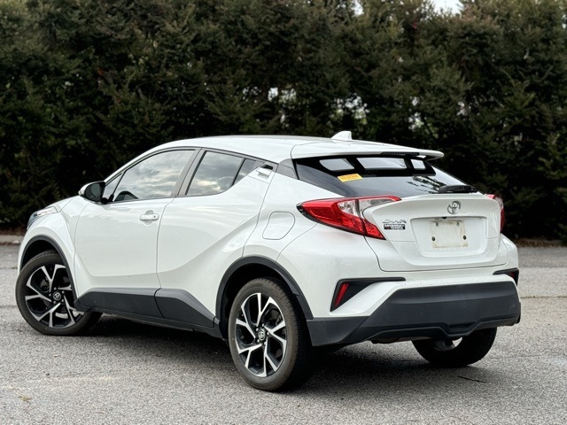 2020 Toyota C-HR XLE photo 4