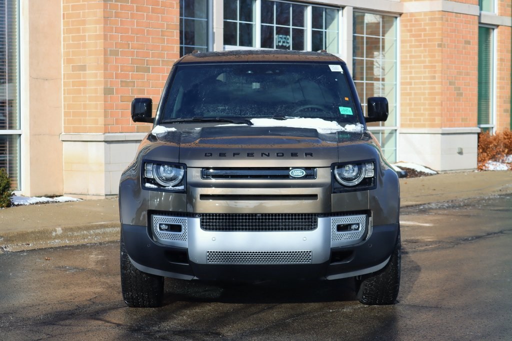 2025 Land Rover Defender 110 S photo 2
