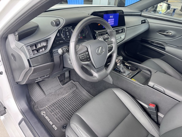 2025 Lexus ES 350 photo 13