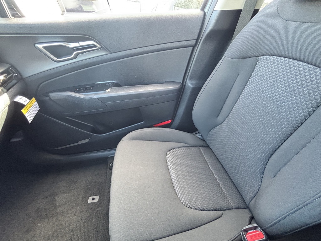 2026 Kia Sportage LX photo 17