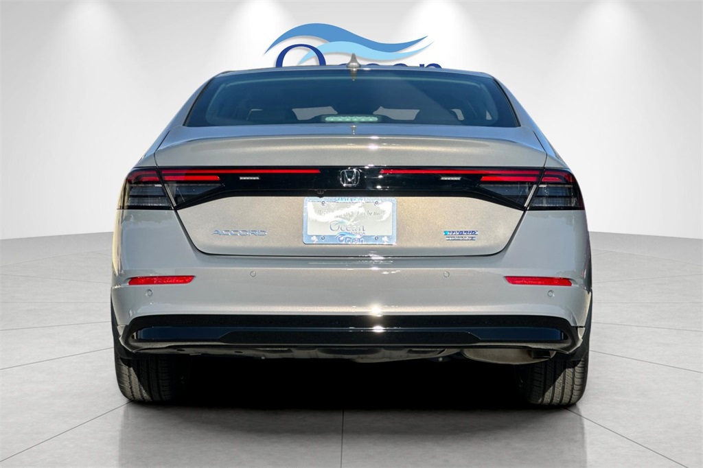2025 Honda Accord Hybrid Touring photo 2