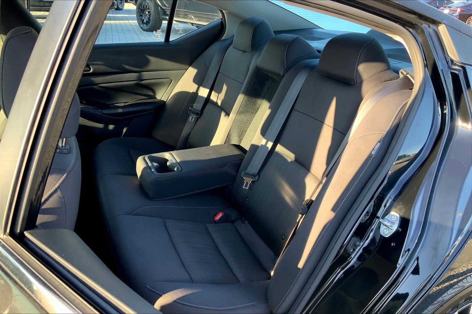 2024 Nissan Altima 2.5 SV photo 19