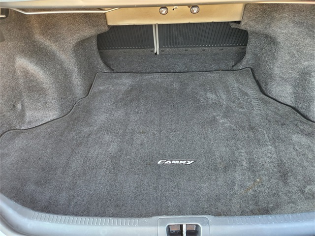 2015 Toyota Camry SE photo 29