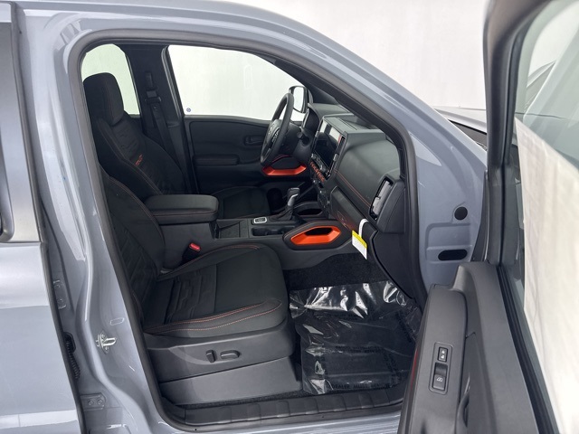 2026 Nissan Frontier Crew Cab PRO-4X photo 8