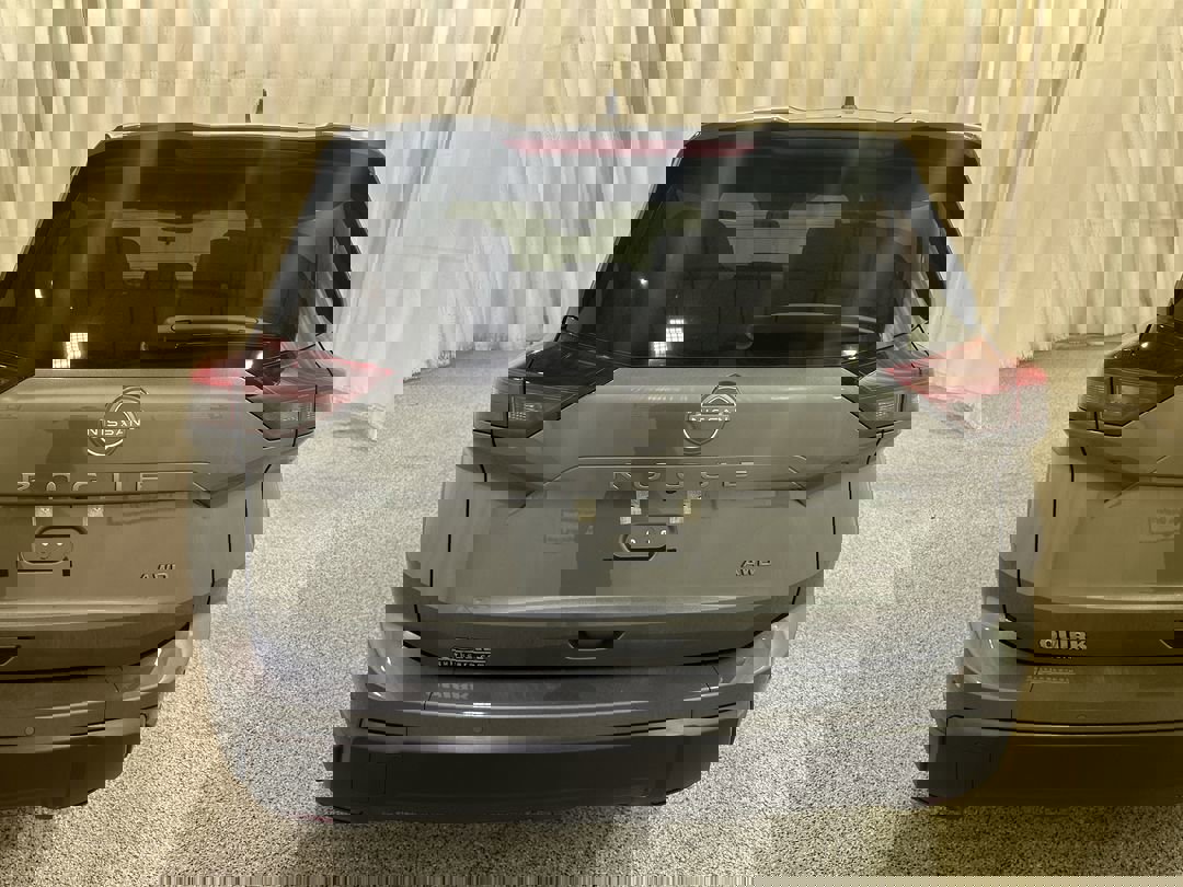 2026 Nissan Rogue SV photo 4