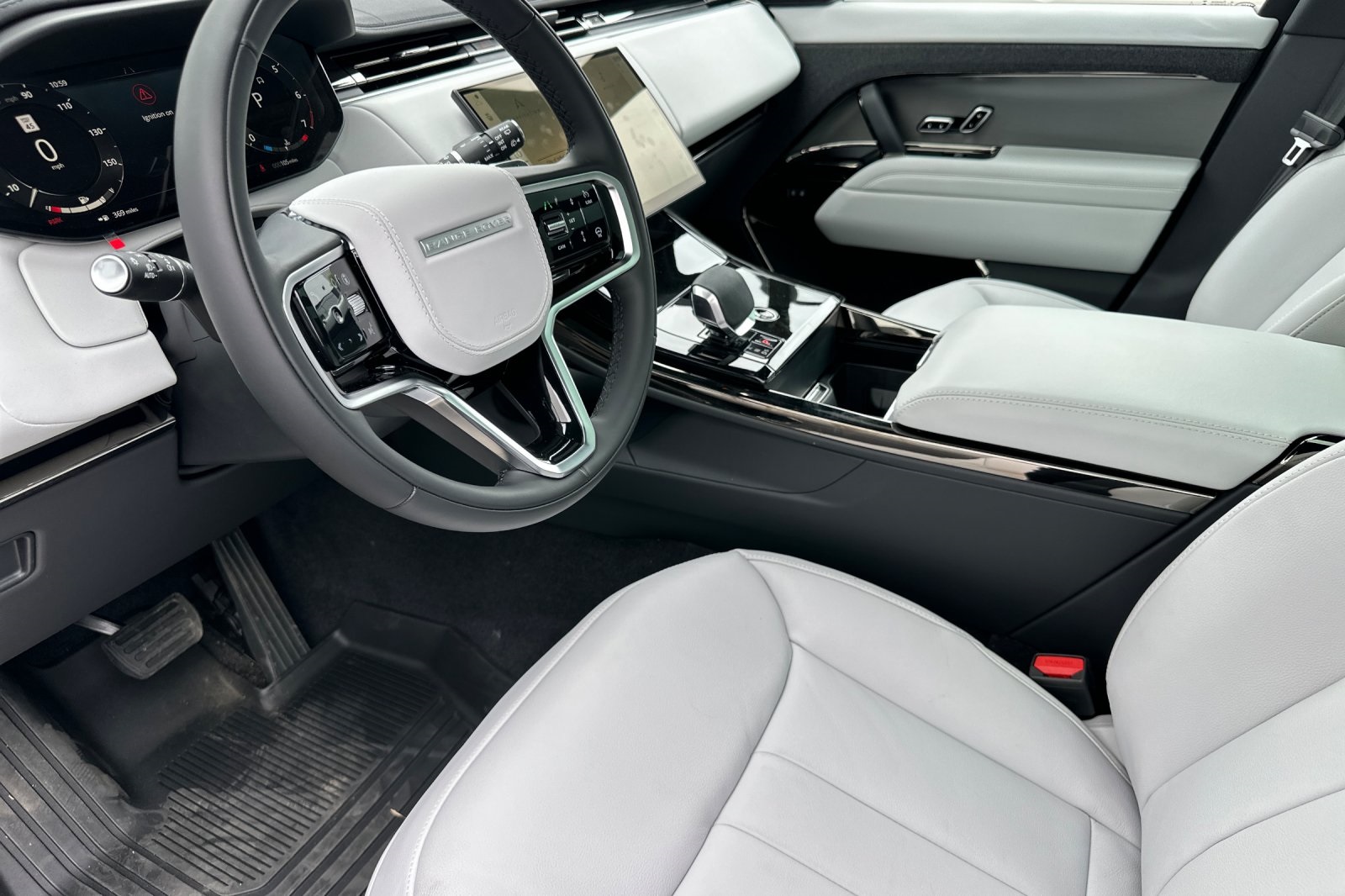 2025 Land Rover Range Rover Sport P360 S photo 10