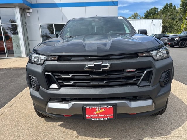 2026 Chevrolet Colorado Trail Boss photo 2