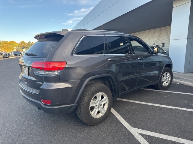 2017 Jeep Grand Cherokee Laredo photo 3