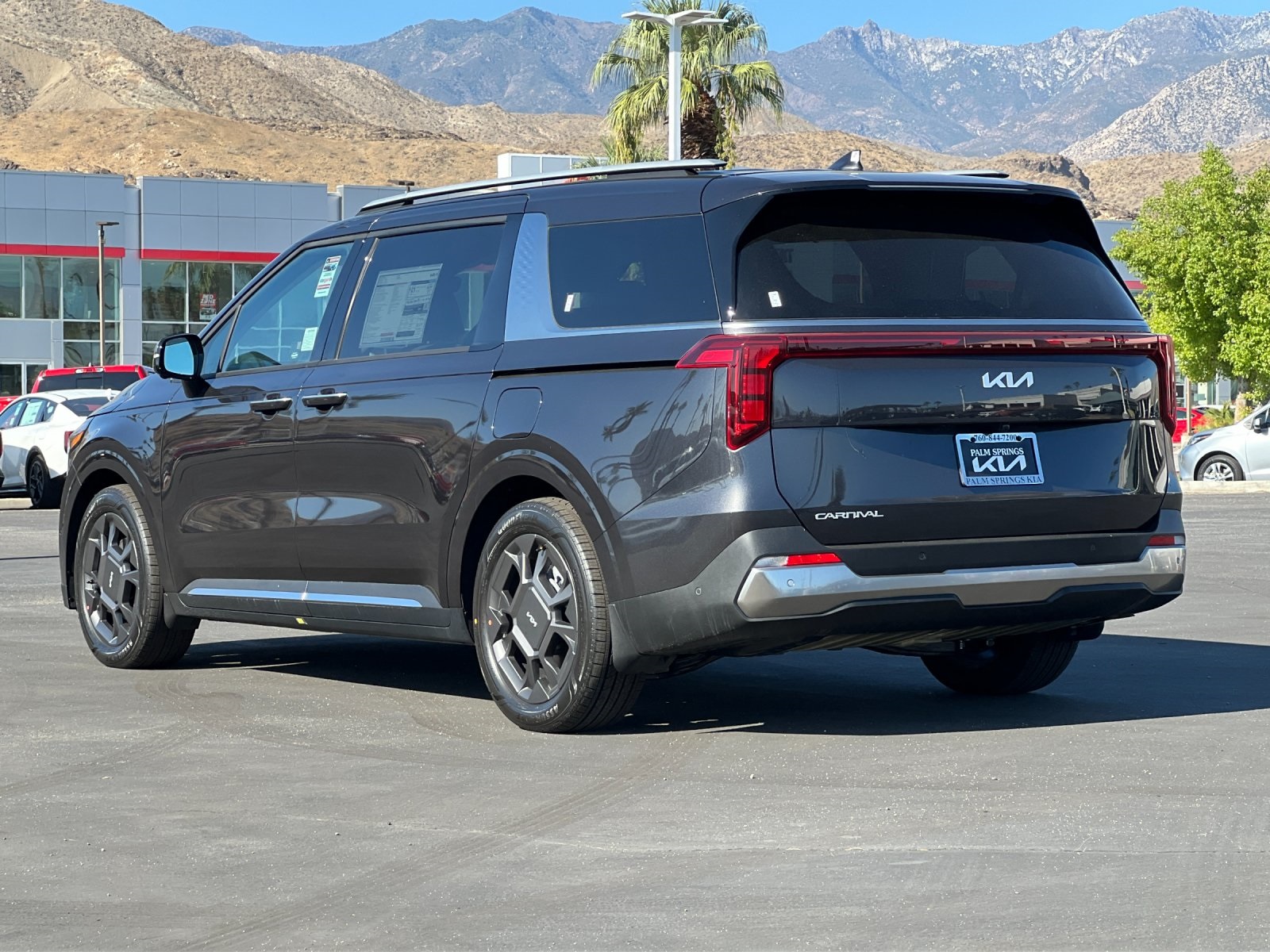 2026 Kia Carnival SX photo 5