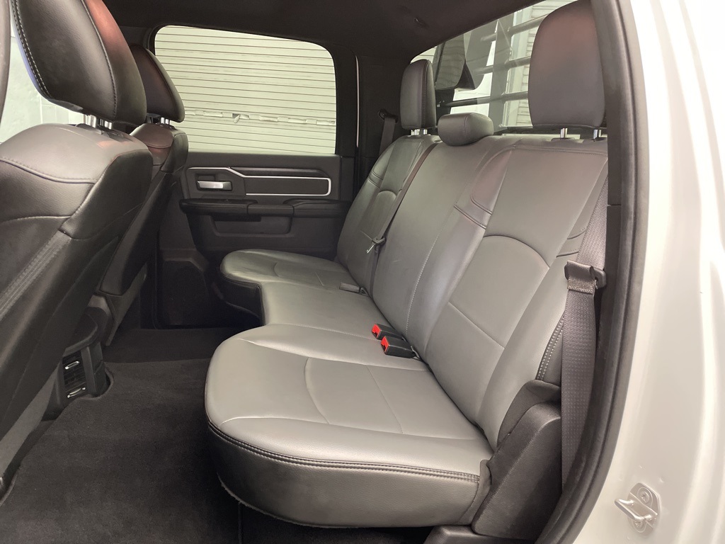 2022 Ram 3500 SLT photo 17