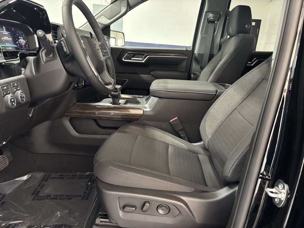 2025 Chevrolet Silverado 1500 RST photo 20
