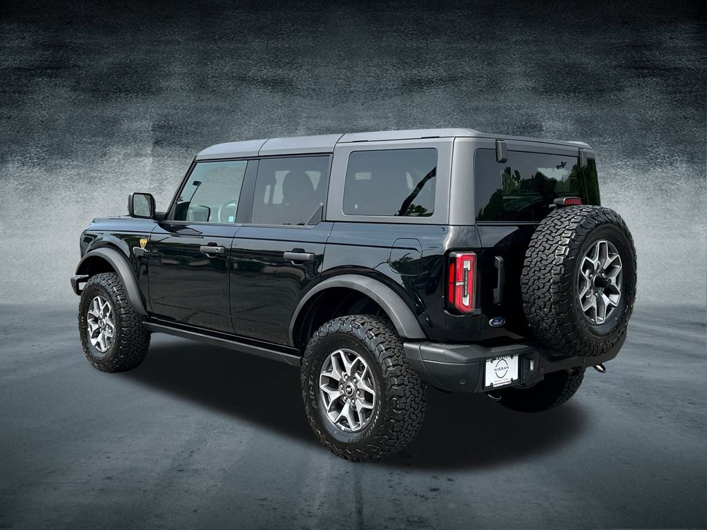 2024 Ford Bronco Badlands photo 2