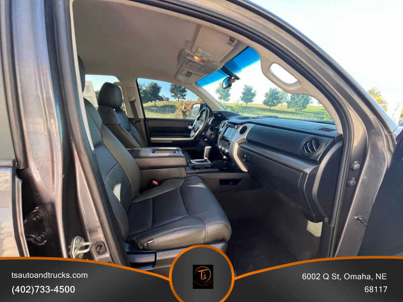 2016 Toyota Tundra CrewMax SR5 photo 8