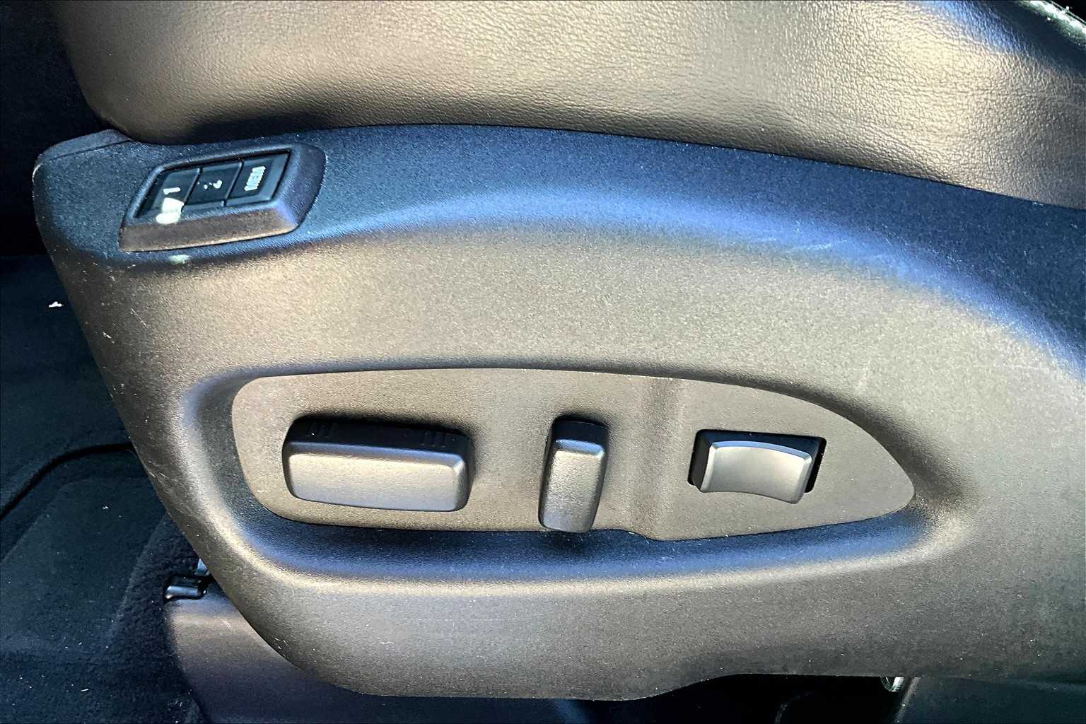 2015 Cadillac SRX Performance photo 35