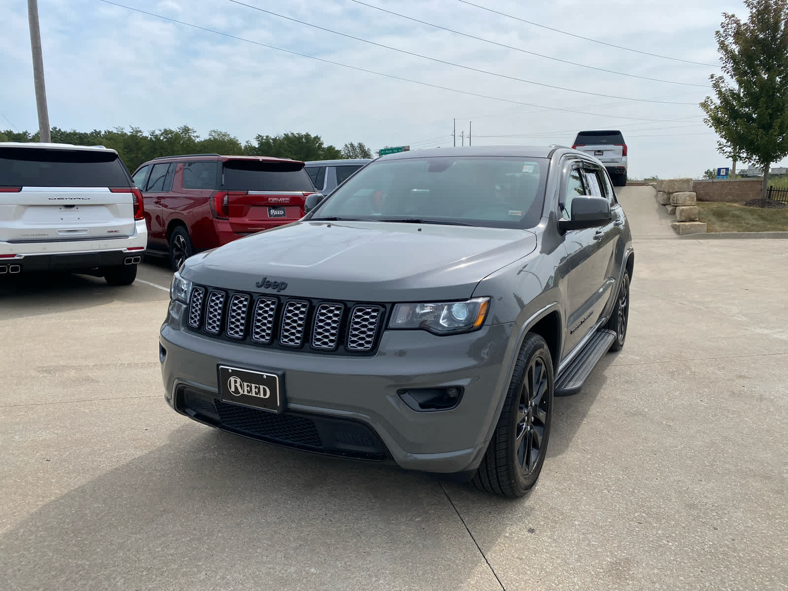 Used 2019 Jeep Grand Cherokee Altitude with VIN 1C4RJFAG7KC704104 for sale in Kansas City