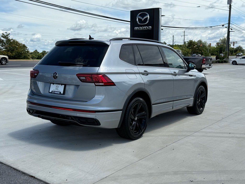 2023 Volkswagen Tiguan SE R-Line Black photo 4
