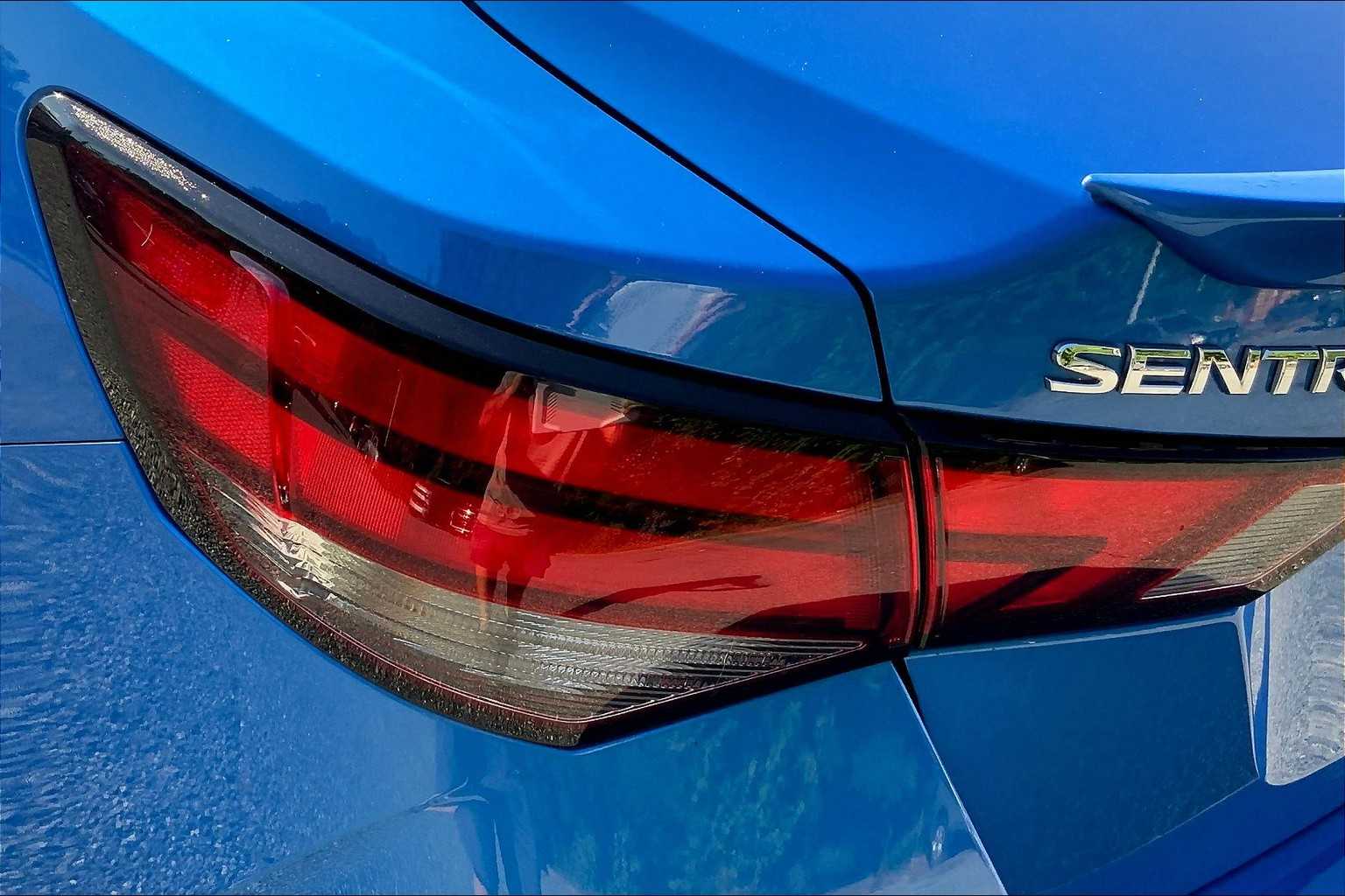 2022 Nissan Sentra SR photo 26