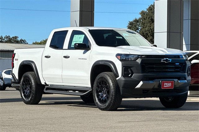 2026 Chevrolet Colorado Trail Boss photo 2