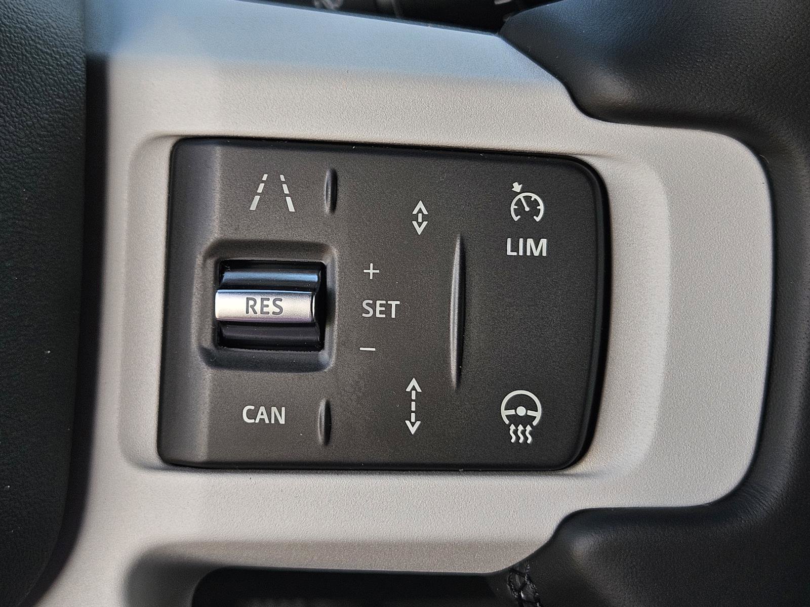 2025 Land Rover Defender 110 X-Dynamic SE photo 13