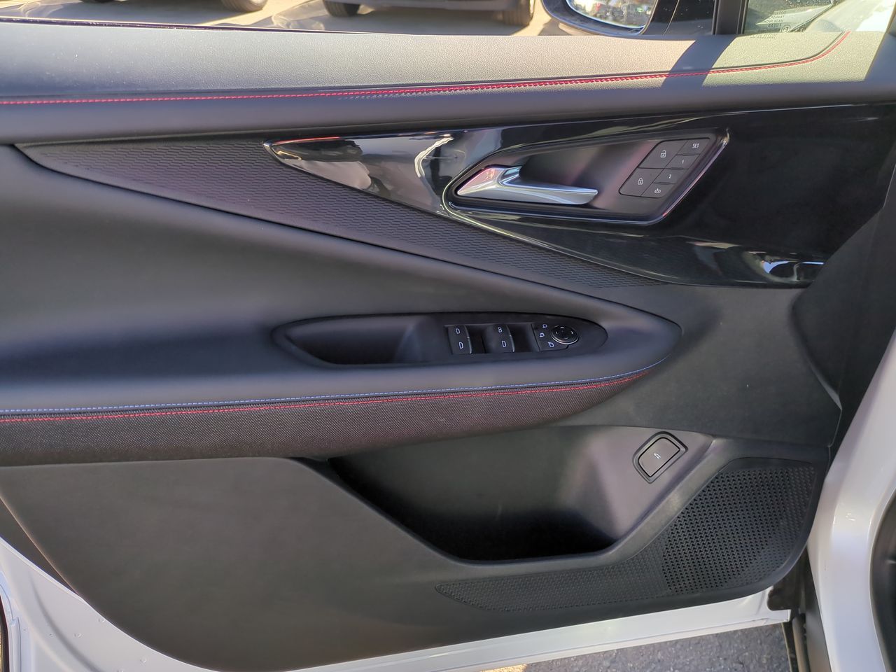 2025 Chevrolet Blazer EV RS photo 19
