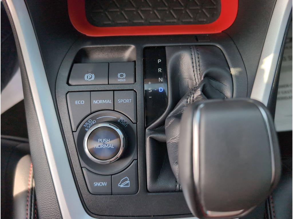 2024 Toyota RAV4 TRD photo 13