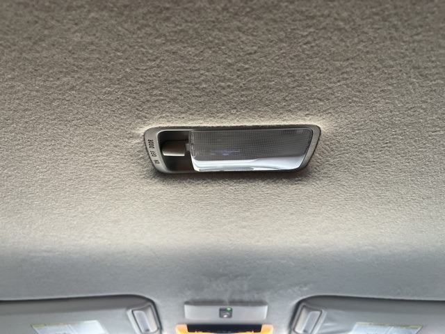 2024 Nissan Kicks SR photo 11