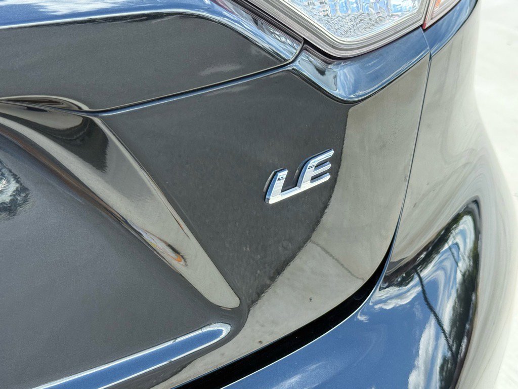 2022 Toyota Corolla LE photo 16