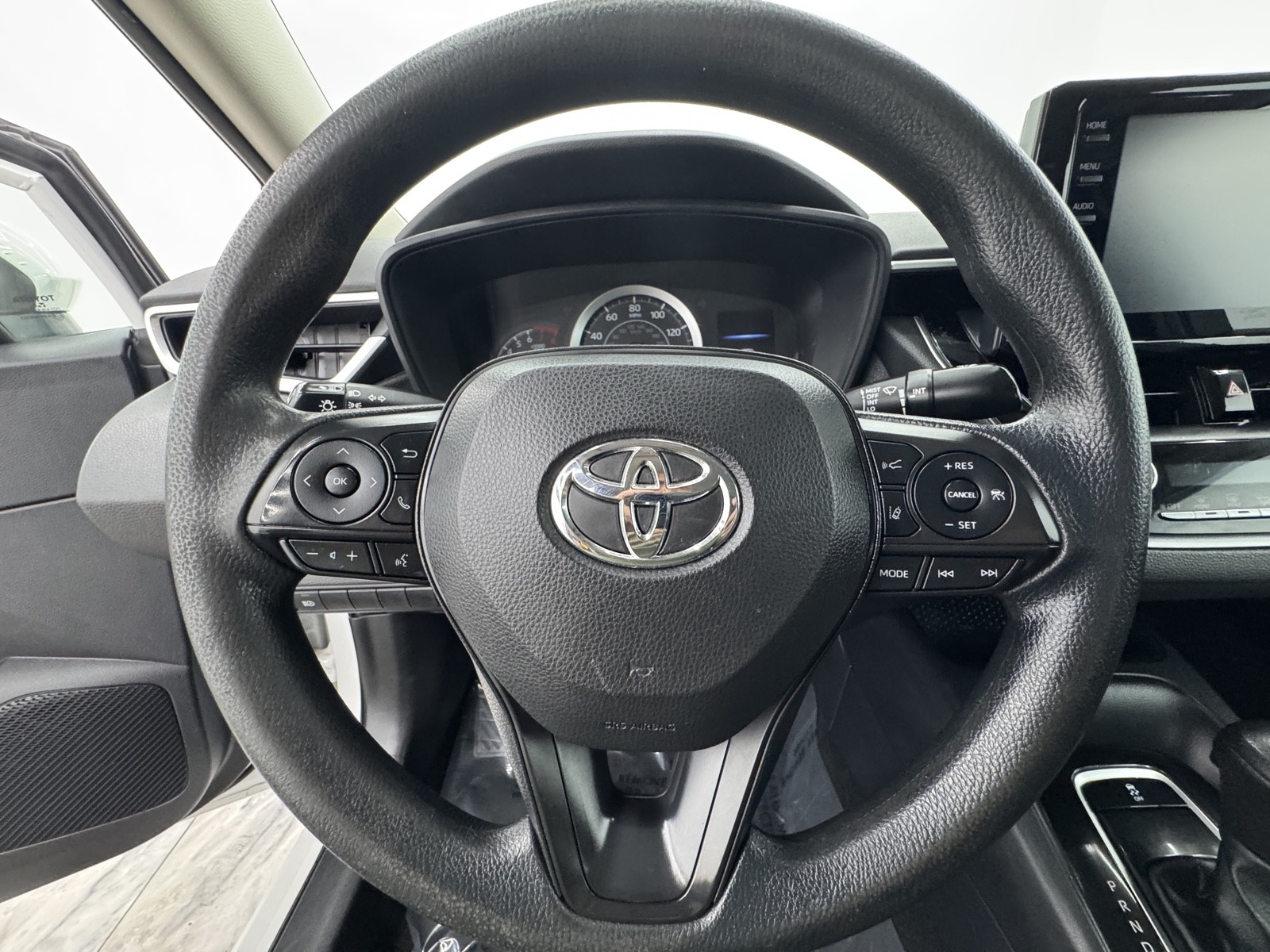2022 Toyota Corolla LE photo 17
