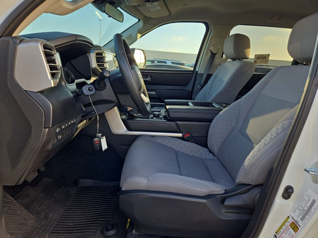 2024 Toyota Tundra SR5 photo 4