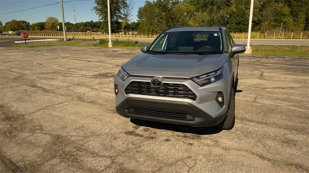 2024 Toyota RAV4 XLE Premium photo 2