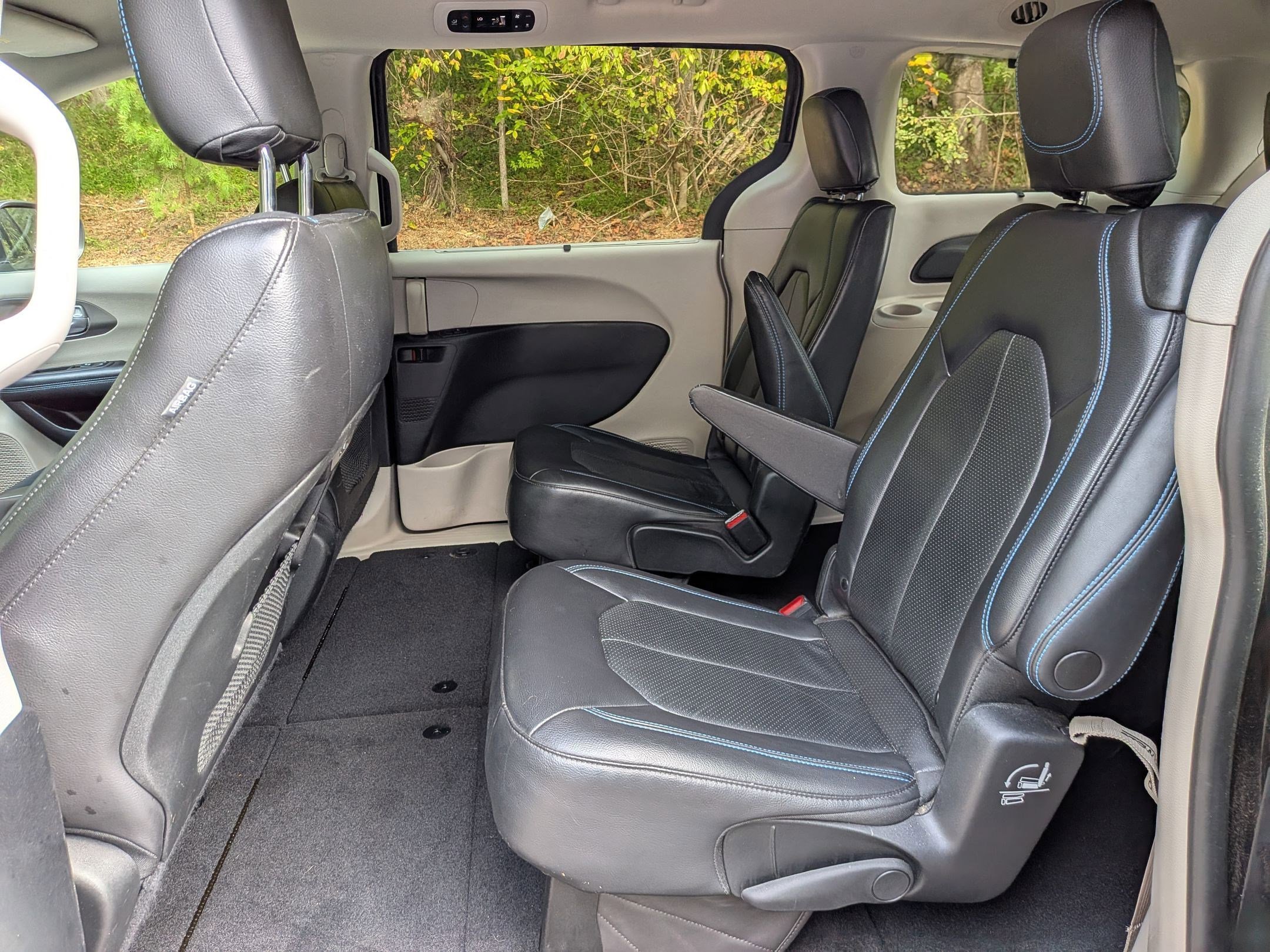 2021 Chrysler Pacifica Touring L photo 25