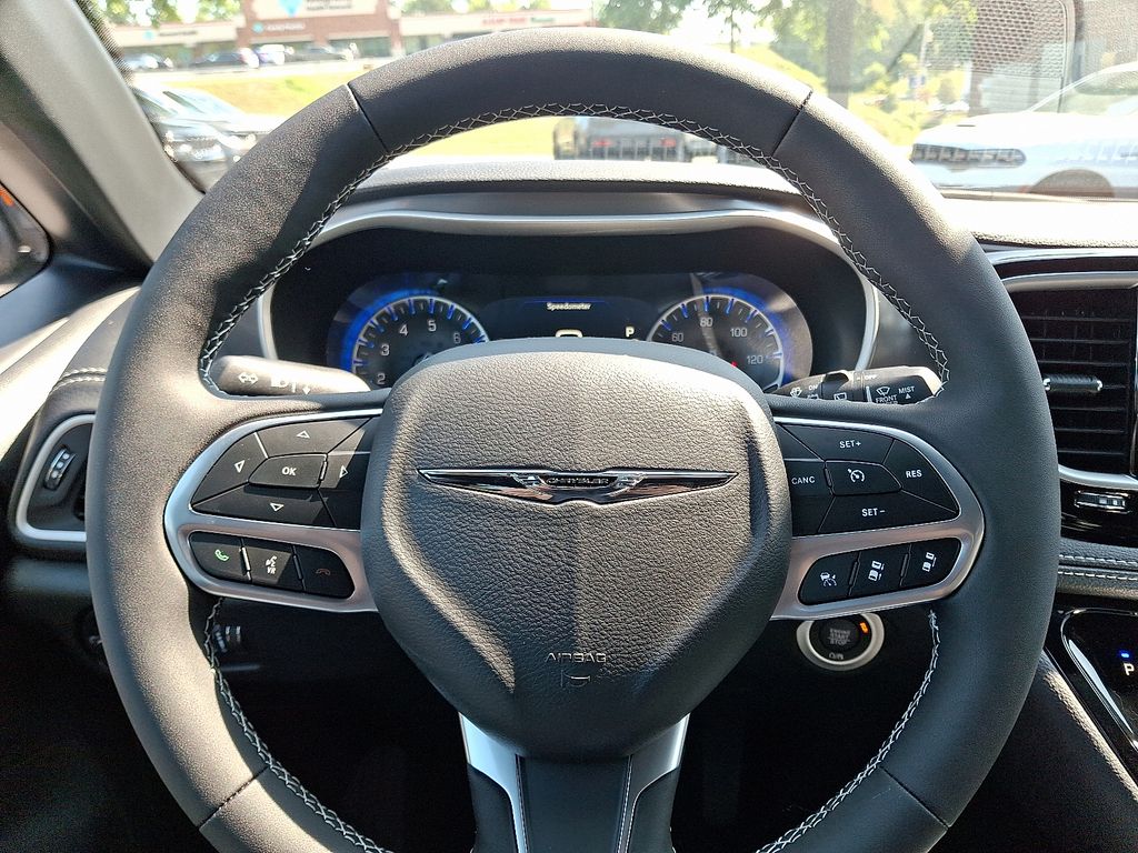 2026 Chrysler Pacifica photo 17