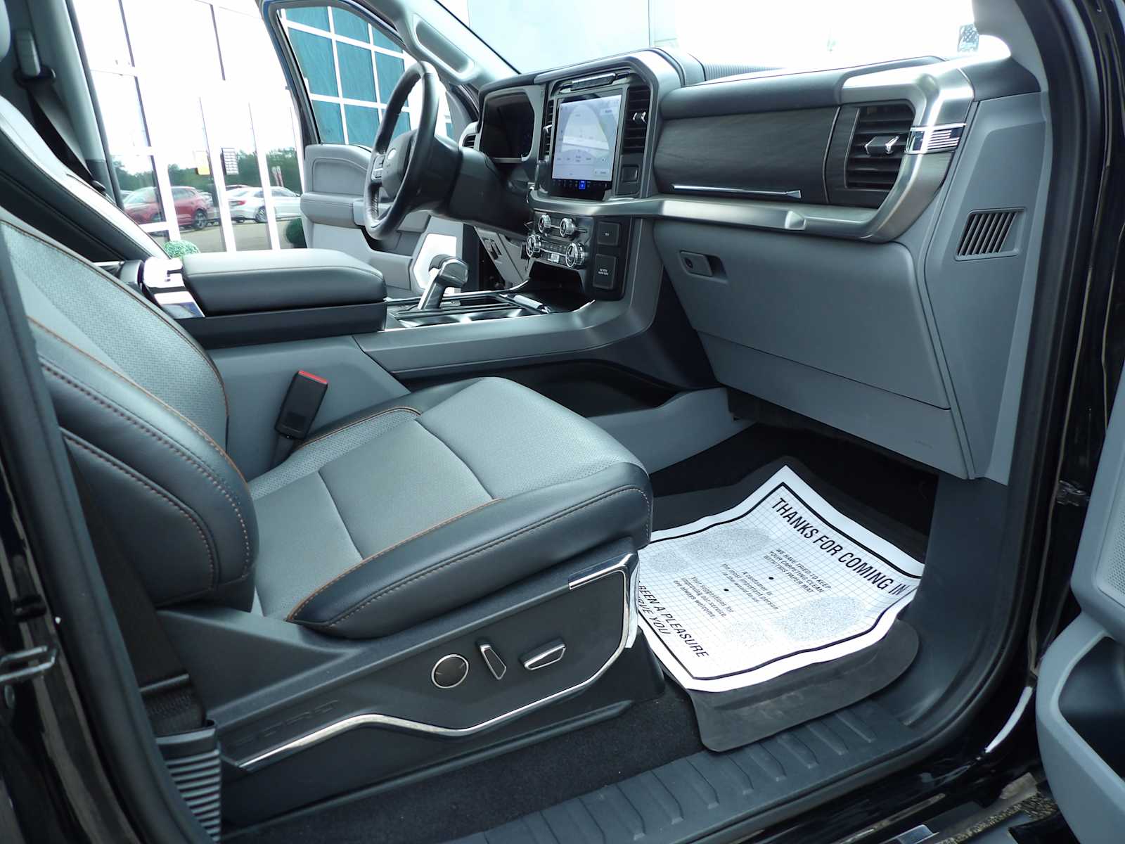 2024 Ford F-150 Lariat photo 13