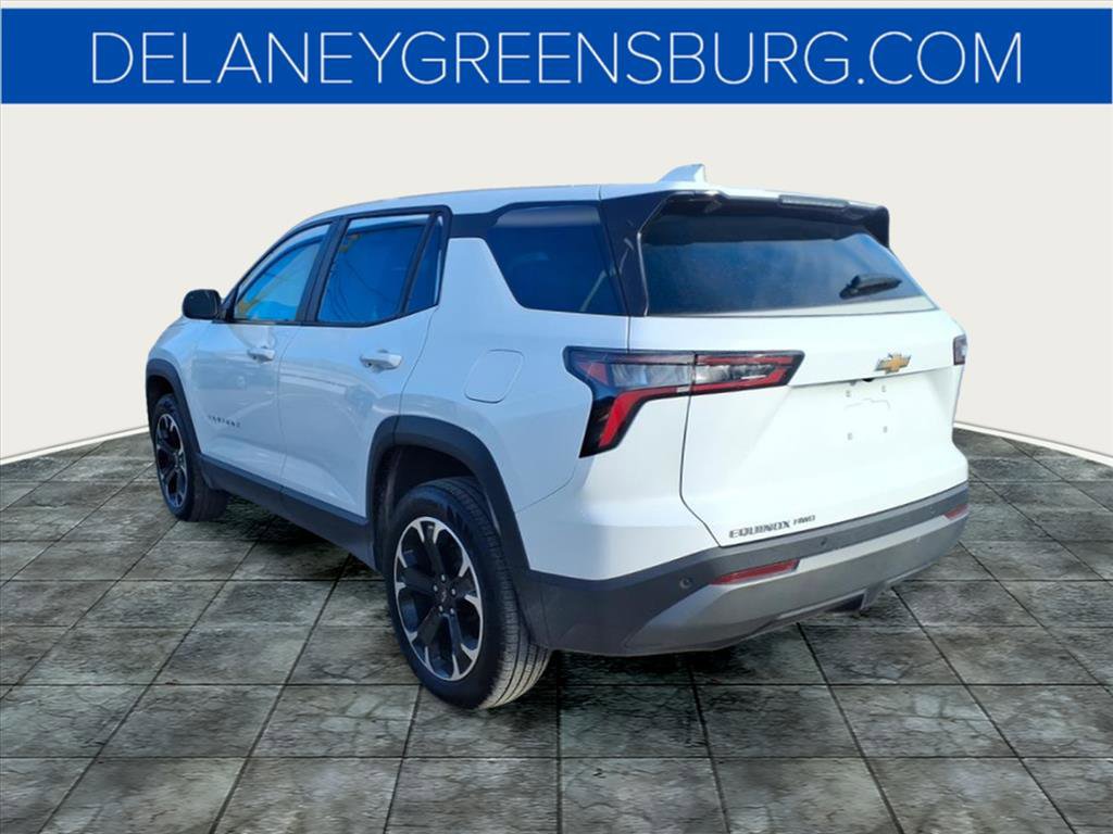 2025 Chevrolet Equinox LT photo 3