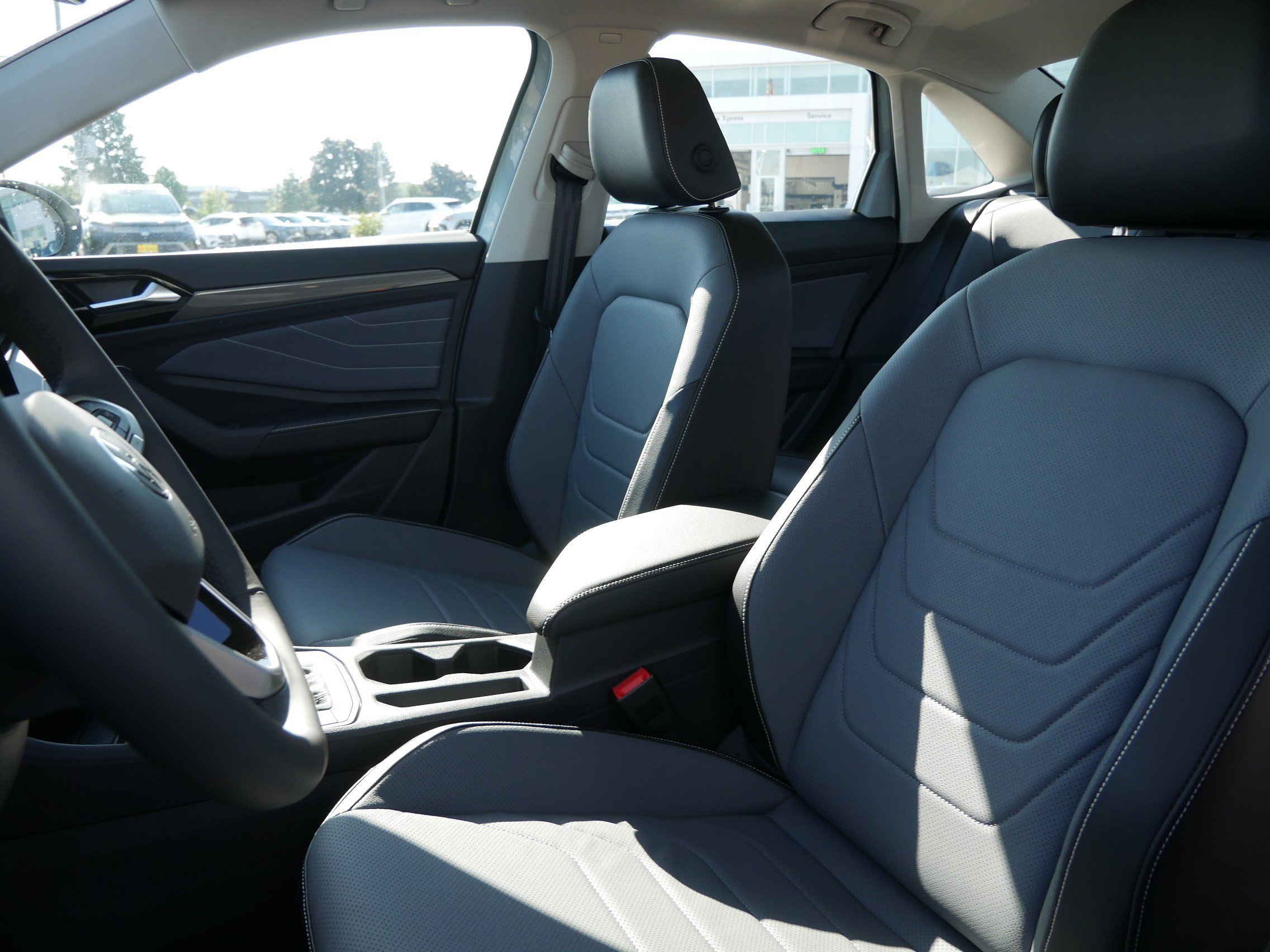 2025 Volkswagen Jetta SEL photo 4