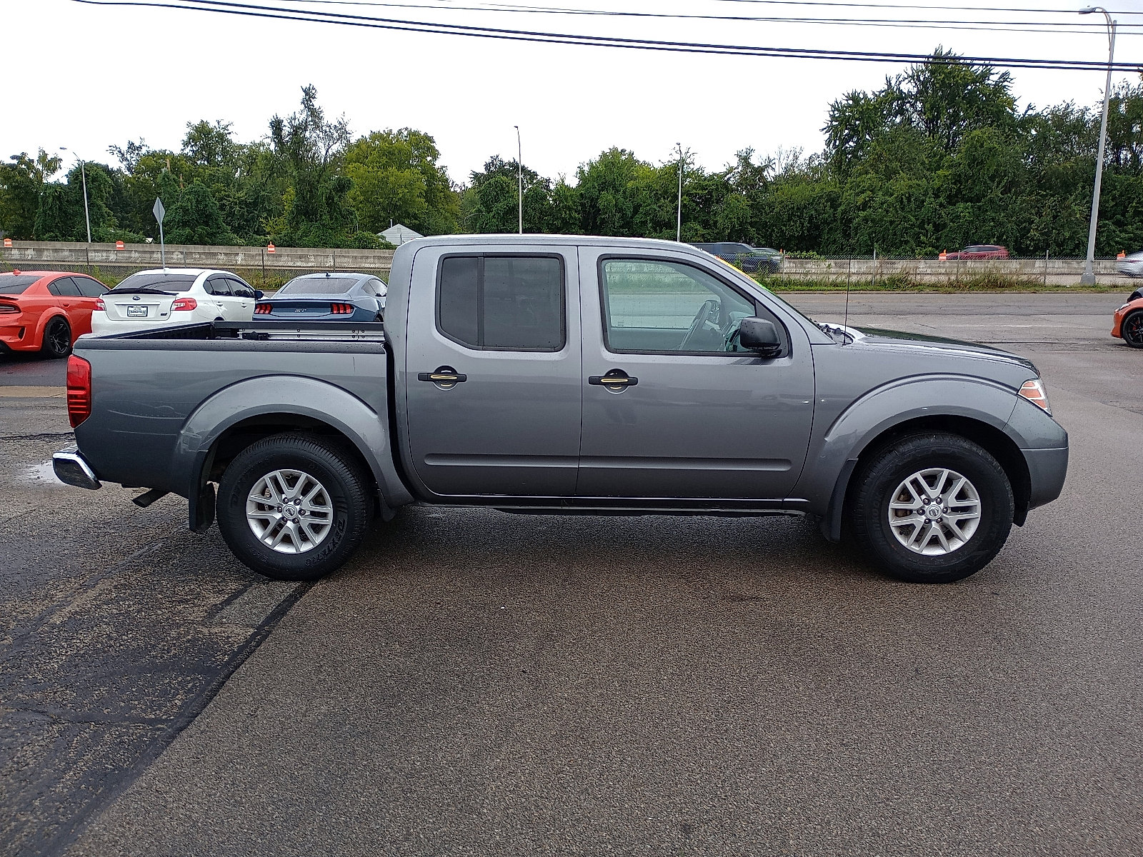 2020 Nissan Frontier SV photo 2