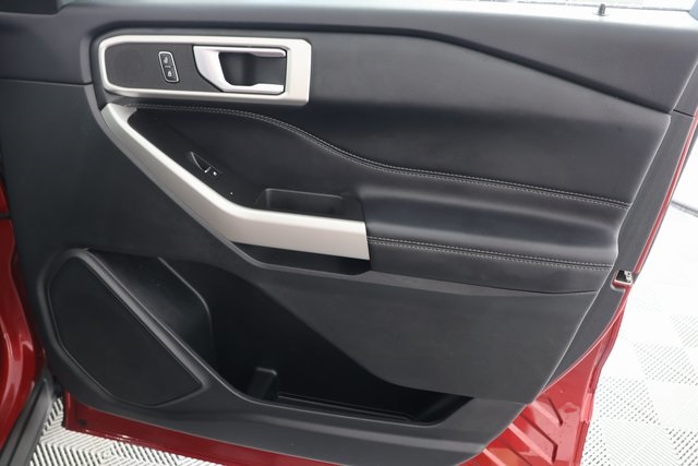 2023 Ford Explorer XLT photo 27
