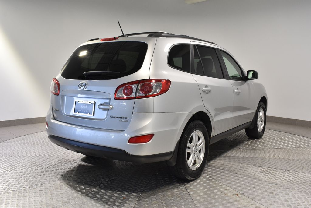 2011 Hyundai Santa Fe GLS Sport photo 3